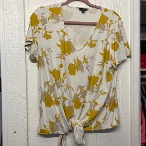 Tie upfront flower print